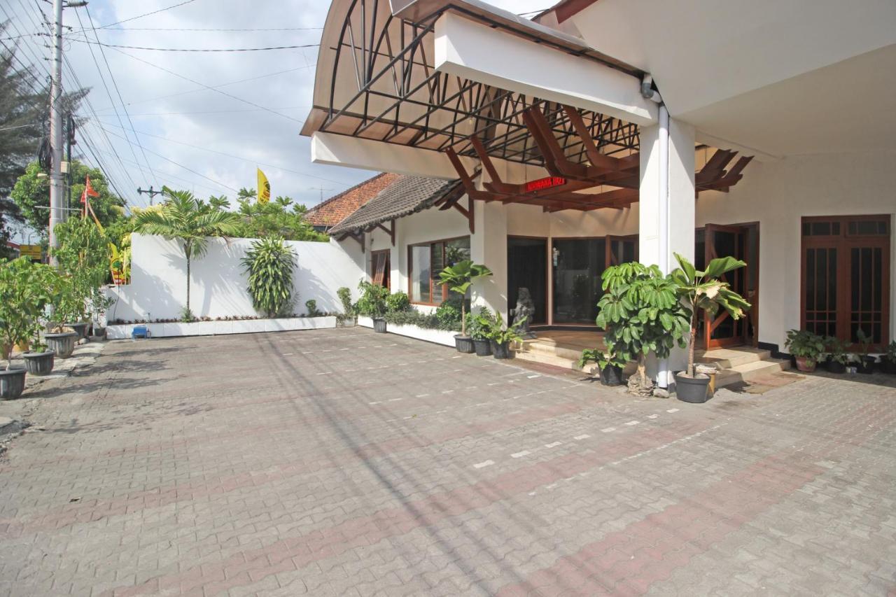 Reddoorz Plus @ Taman Siswa 3 Джокьякарта Экстерьер фото