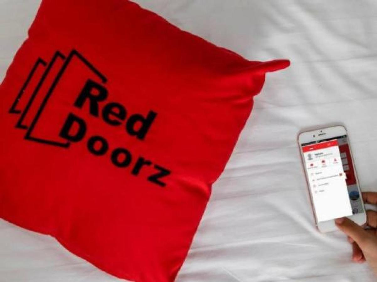 Reddoorz Plus @ Taman Siswa 3 Джокьякарта Экстерьер фото
